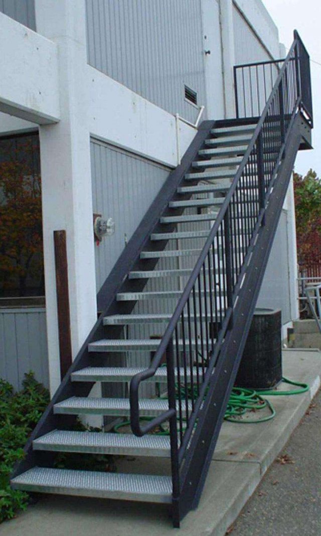 钢管架施工楼梯踏步图片